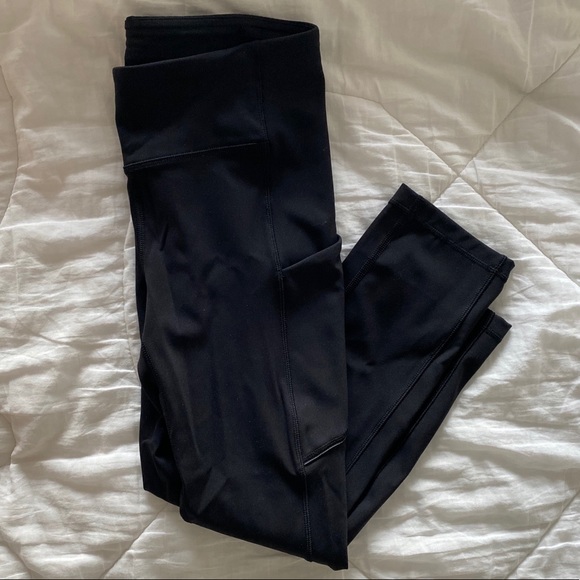 Lululemon Speed Up Crop NWOT - Picture 3 of 3